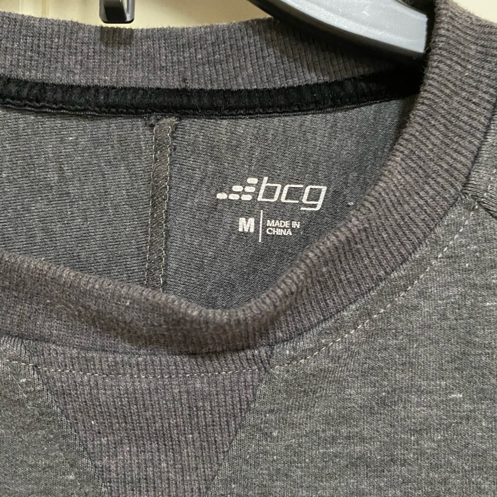 EUC BCG Charcoal Sweatshirt with Pockets size Medium - Picture 4 of 4